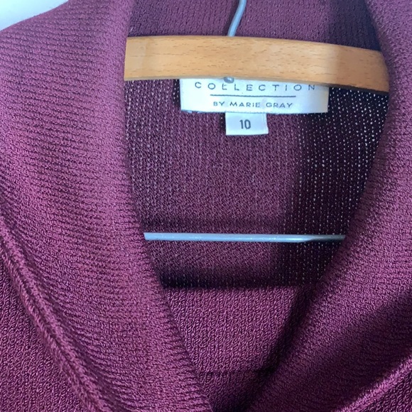 ST. JOHN skirt set. - Picture 3 of 14